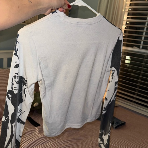 Edikted Y2K Graphic Print Long Sleeve Top - Black and White - Picture 2 of 2